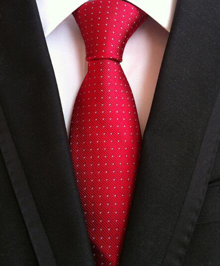 cravate unie rouge