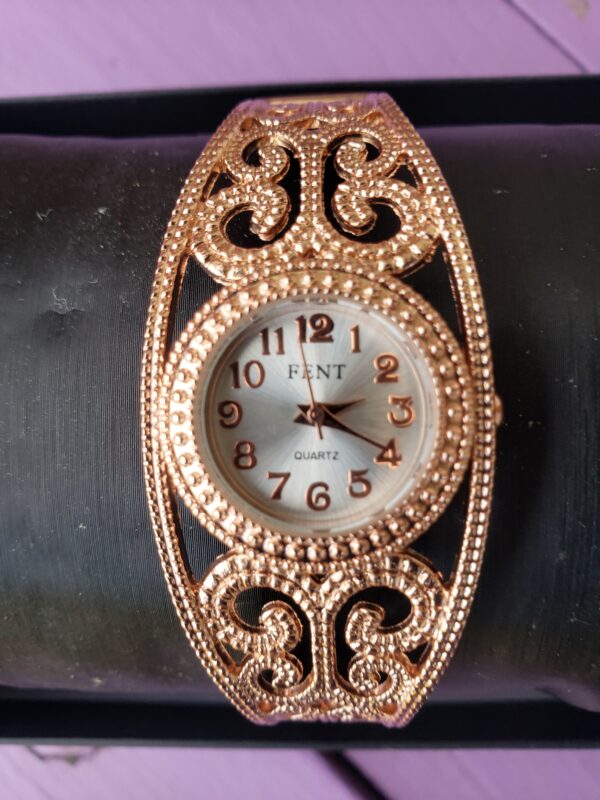 Montre femme à quartz