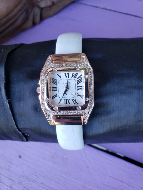 Montre femme à quartz