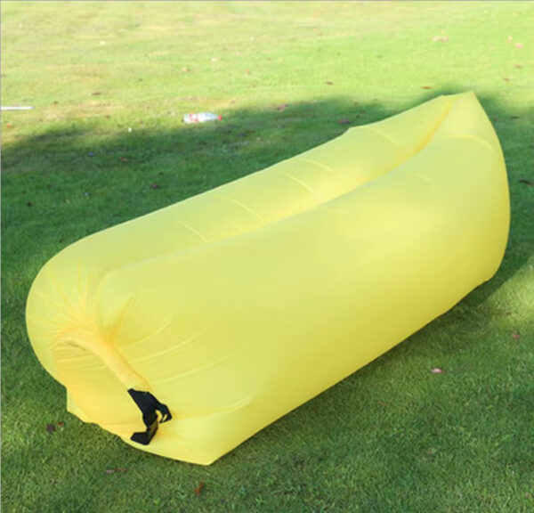matelas gonflable jaune