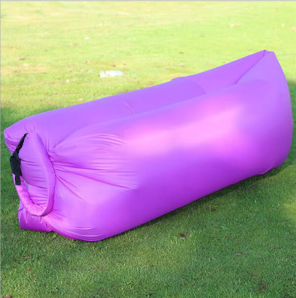 matelas gonflable pourpre